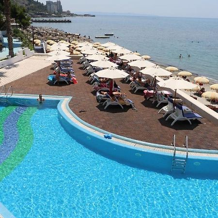 Hotel Costa Del Sol Durrës Exterior foto